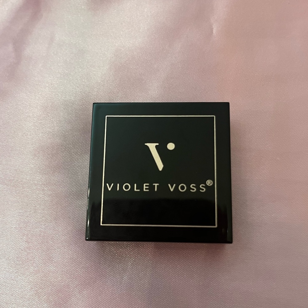 Violet Voss eye shadow gold sparkle - Picture 2 of 2